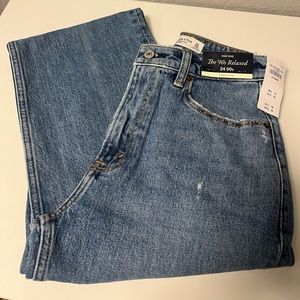 NWT Abercrombie High Rise 90s Relaxed Jeans! Curve Love, size 24.